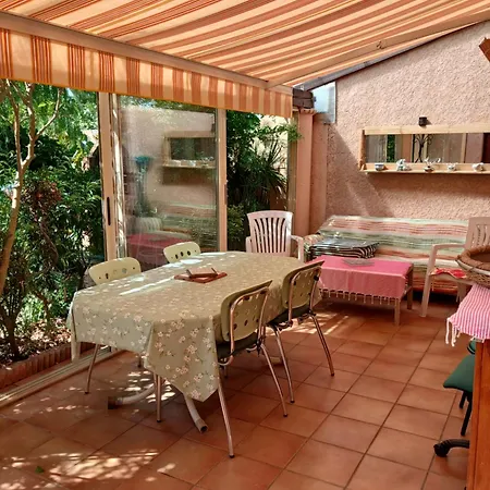 Hébergement de vacances Méditerranée T2 Dans Aile De La Londe-les-Maures